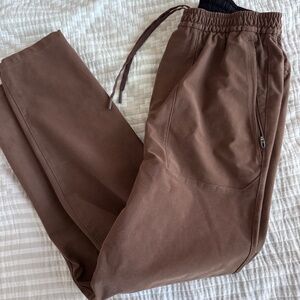 Lululemon Pull-On Pant Utilitech M Mocha